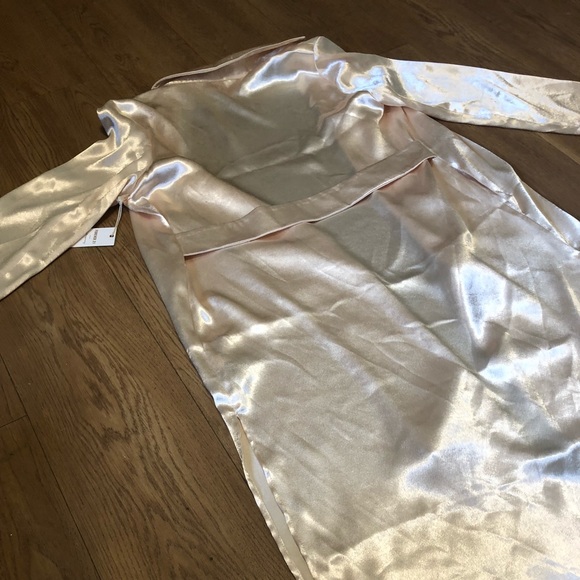 Gold Champagne Robe - Picture 7 of 7